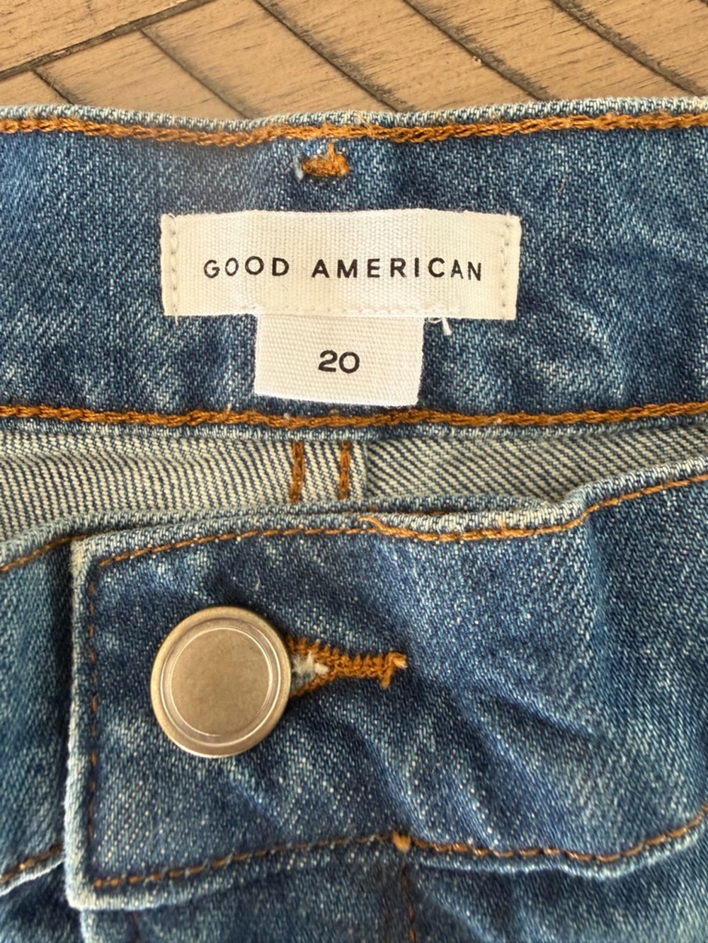 NWT Good American Good 90s Short Women’s Plus Size 20 High Rise Distressed Denim - Picture 3 of 5